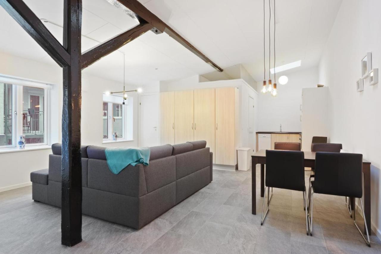 Charming - Luxurious 1 Bedroom Apartment In The Heart Of Aalborg Dış mekan fotoğraf